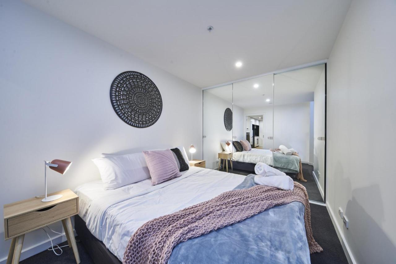Mega Style Apartments The International Melbourne Exterior photo